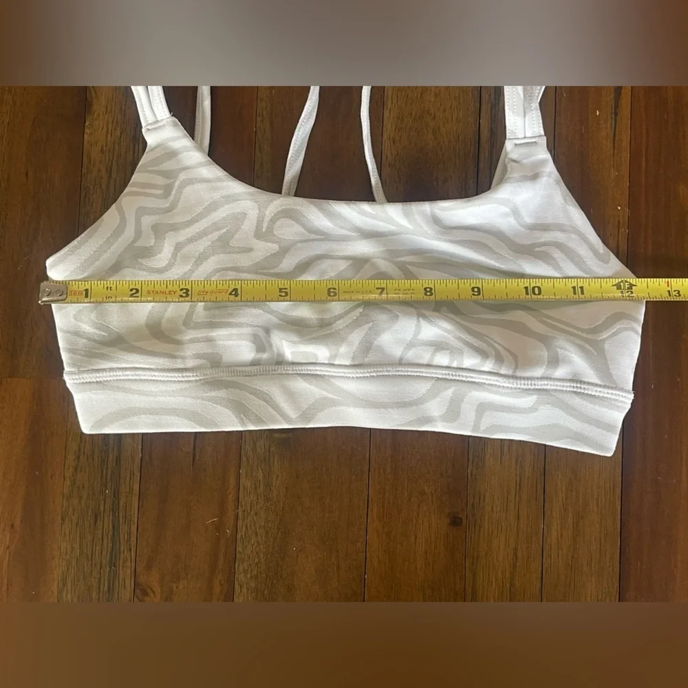 ALO YOGA work it out sports bra white zebra size XS